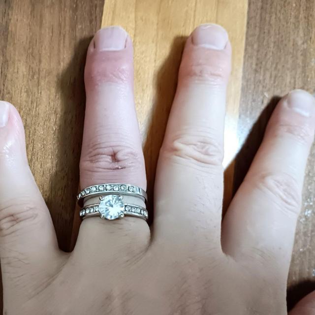 新品!海外輸入宝石 ダイヤの指輪 size 15号 < 女性アクセサリー/時計  新品!海外輸入宝石 ダイヤの指輪 size 15号 < 女性アクセサリー/時計の