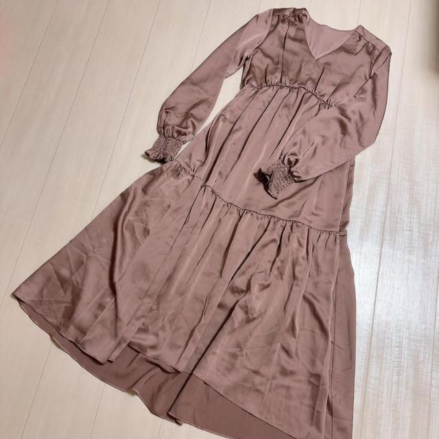 ◆snidel/スナイデル◆サテンVネックギャザーティアードロングワンピース★ブラウンF*冬コーデ < ブランド ◆snidel/スナイデル◆サテンVネックギャザーティアードロングワンピース★ブラウンF*冬コーデ < ブランドの