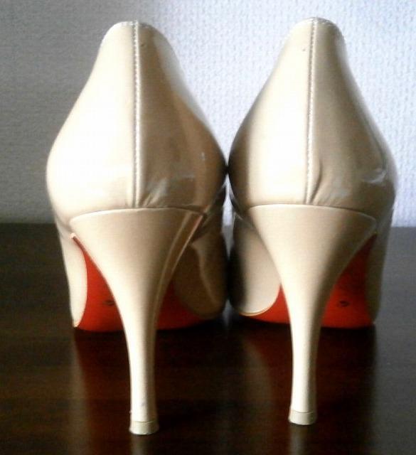 ◆carino カリーノ パンプス 中古品 24.5 ベージュ < 女性ファッション  ◆carino カリーノ パンプス 中古品 24.5 ベージュ < 女性ファッションの