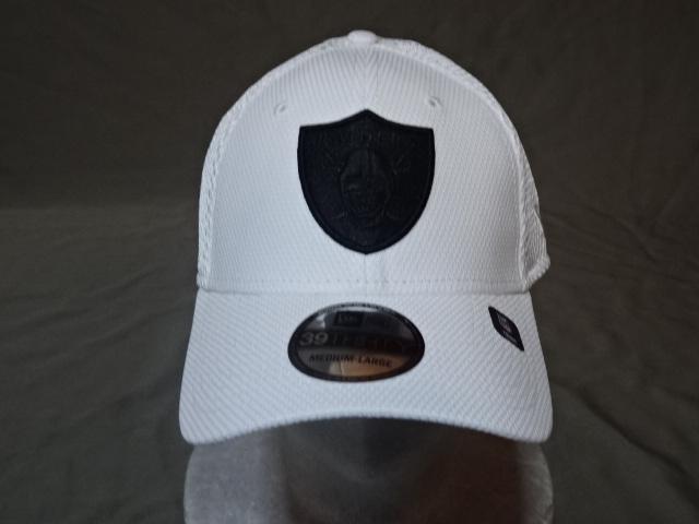 USA購入【NEWERA】【39THIRTY】 NFL ラスベガス レイダース ロゴ刺繍入り メッシュキャップ < 男性ファッション  USA購入【NEWERA】【39THIRTY】 NFL ラスベガス レイダース ロゴ刺繍入り メッシュキャップ  < 男性ファッションの
