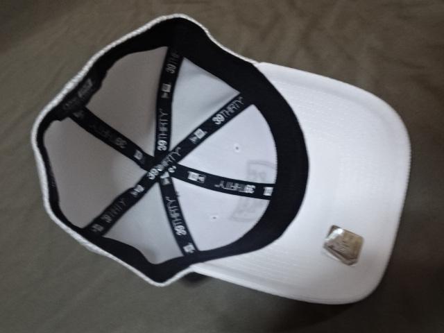 USA購入【NEWERA】【39THIRTY】 NFL ラスベガス レイダース ロゴ刺繍入り メッシュキャップ < 男性ファッション  USA購入【NEWERA】【39THIRTY】 NFL ラスベガス レイダース ロゴ刺繍入り メッシュキャップ < 男性ファッションの