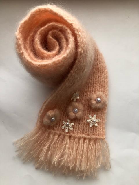 ハンドメイド ミニマフラー ふわふわモヘア ぷっくりお花♪ < 女性ファッション  ハンドメイド ミニマフラー ふわふわモヘア ぷっくりお花♪ < 女性ファッションの