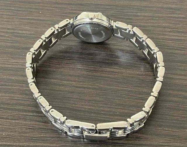 なんと!1,800円スタート!の「デットストック」の「ドレスウオッチタイプ」! < 女性アクセサリー/時計  なんと!1,800円スタート!の「デットストック」の「ドレスウオッチタイプ」! < 女性アクセサリー/時計の