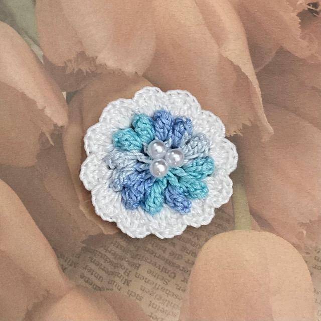 ハンドメイド♪レース編み かぎ針編み お花モチーフのブローチ < 女性ファッション  ハンドメイド♪レース編み かぎ針編み お花モチーフのブローチ  < 女性ファッションの