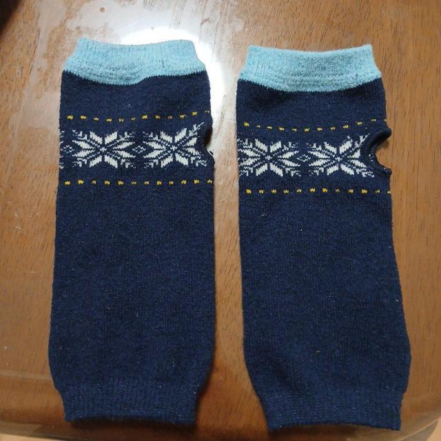 雪の結晶模様 ニットレッグウォーマー < 女性ファッション  雪の結晶模様 ニットレッグウォーマー < 女性ファッションの