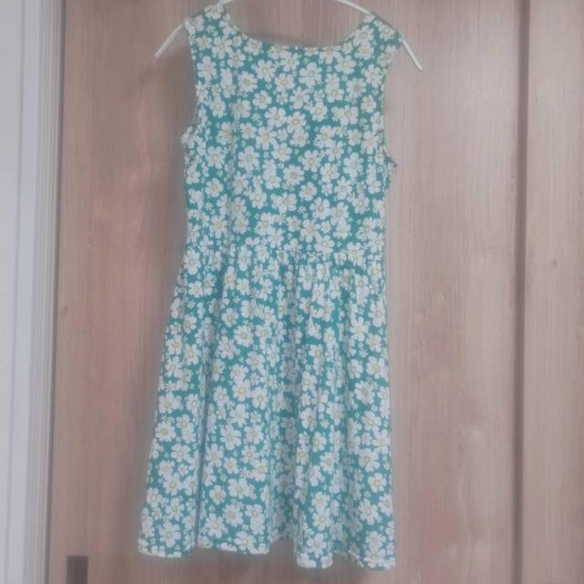 グリーンの花柄ノースリーブワンピース LLサイズ 送料無料 < 女性ファッション グリーンの花柄ノースリーブワンピース LLサイズ 送料無料 < 女性ファッションの