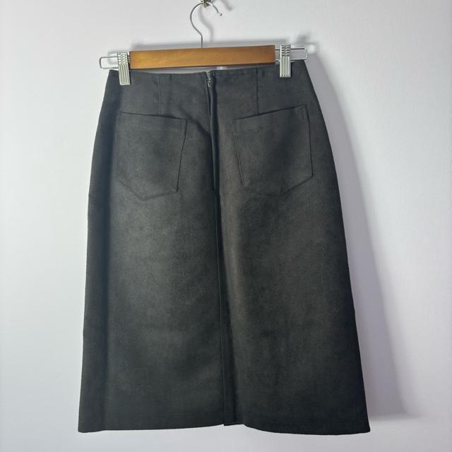 【新品タグ付き】SABUROKU★サブロク フェイクスエード 前スリット タイトスカート ダークブラウン 日本製 前スリット < 女性ファッション 【新品タグ付き】SABUROKU★サブロク フェイクスエード 前スリット タイトスカート ダークブラウン 日本製 前スリット < 女性ファッションの