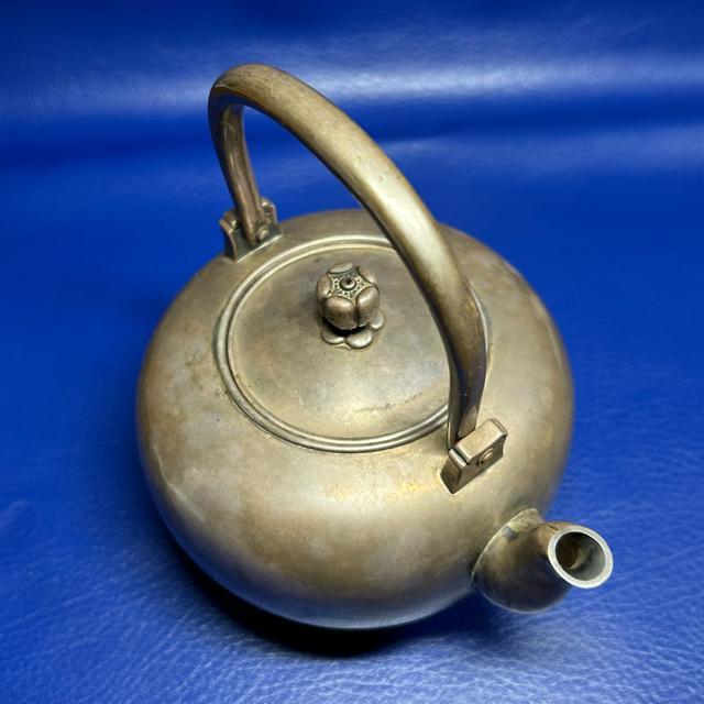 岡野利光造 純銀製 湯沸 銀瓶 真作 純銀 305g 煎茶 茶道具 京都 古美術 共箱付 急須 煎茶道具 < ホビー 岡野利光造 純銀製 湯沸 銀瓶 真作 純銀 305g 煎茶 茶道具 京都 古美術 共箱付 急須 煎茶道具 < ホビーの