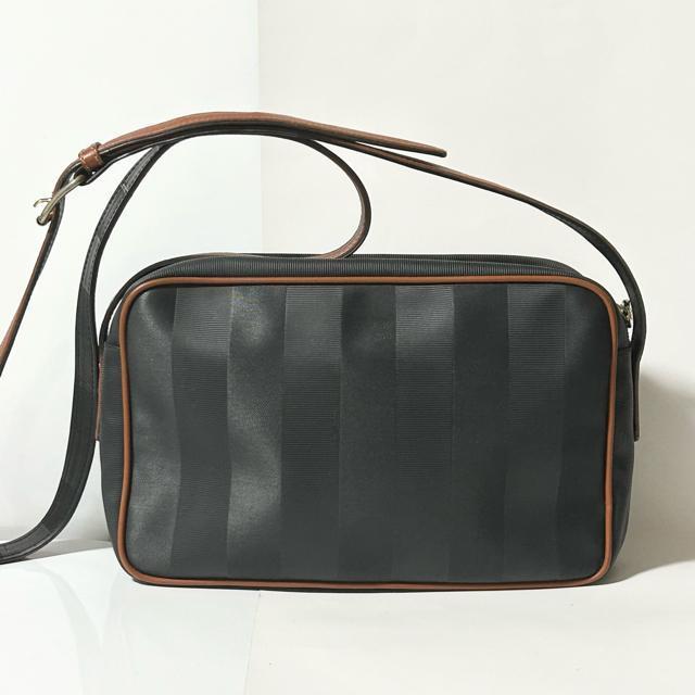 FENDI フェンディ ペカン PVC レザー ショルダーバッグ クロスボディ 斜め掛け ブラウン ゴールド金具 ヴィンテージ < ブランド FENDI フェンディ ペカン PVC レザー ショルダーバッグ クロスボディ 斜め掛け ブラウン ゴールド金具 ヴィンテージ < ブランドの