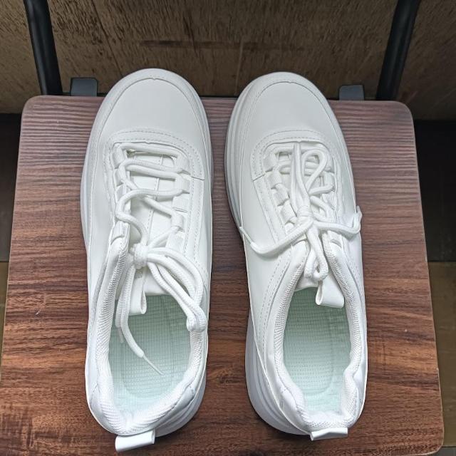 新品 25.5cm メンズ スニーカー ホワイト シューズ 靴 カジュアル < 男性ファッション  新品 25.5cm メンズ スニーカー ホワイト シューズ 靴 カジュアル < 男性ファッションの