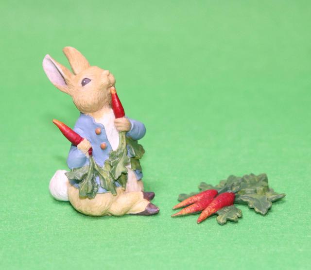 ピーター・ラビット  食玩ミニチュアフィギュア < おもちゃ  ピーター・ラビット  食玩ミニチュアフィギュア  < おもちゃの