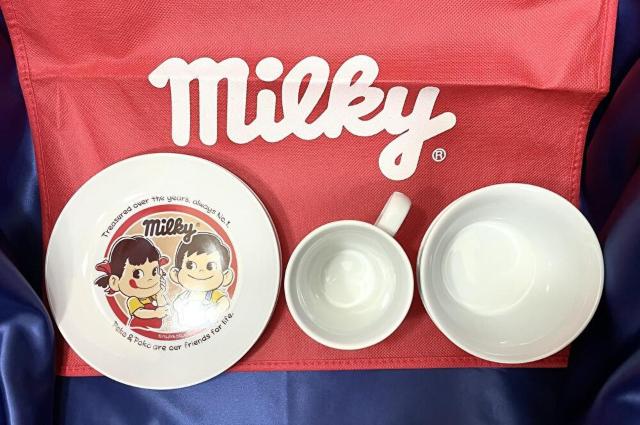 ■良品【milky(ペコちゃん&ポコちゃん)】食器セット 袋付き■ < インテリア/ライフ  ■良品【milky(ペコちゃん&ポコちゃん)】食器セット 袋付き■  < インテリア/ライフの