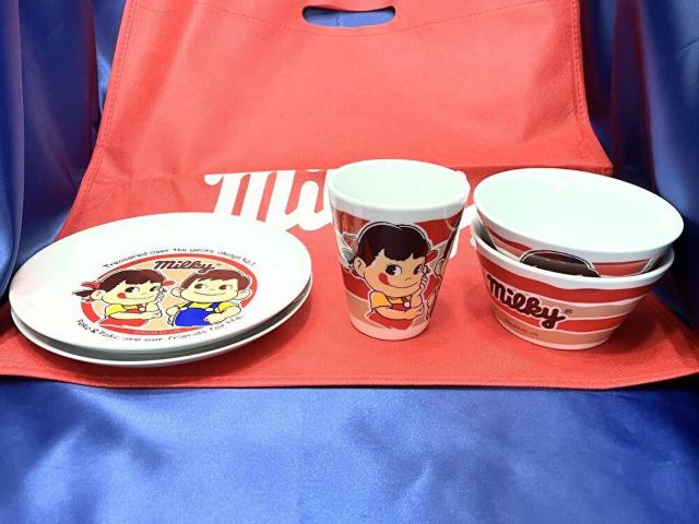 ■良品【milky(ペコちゃん&ポコちゃん)】食器セット 袋付き■ < インテリア/ライフ  ■良品【milky(ペコちゃん&ポコちゃん)】食器セット 袋付き■ < インテリア/ライフの