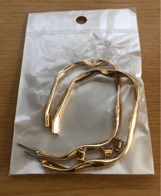 フープ イヤリング お色はゴールドとなります 65ミリ 在庫1点のみ、限定入荷 < 女性アクセサリー/時計  フープ イヤリング お色はゴールドとなります 65ミリ 在庫1点のみ、限定入荷 < 女性アクセサリー/時計の