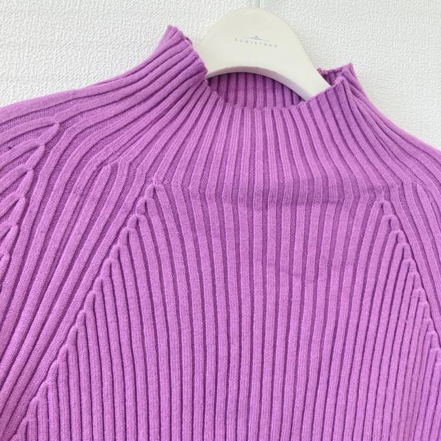 良品 &.NOSTALGIA バックスリットボトルネックリブニット M-L < 女性ファッション 良品 &.NOSTALGIA バックスリットボトルネックリブニット M-L < 女性ファッションの