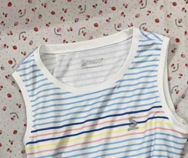 テニスウェア スリクソンワンピース テニス 脇下45.5センチ 丈75センチ パジャマとして使用 ホームクリーニング済み < レジャー/スポーツ テニスウェア スリクソンワンピース テニス 脇下45.5センチ 丈75センチ パジャマとして使用 ホームクリーニング済み < レジャー/スポーツの