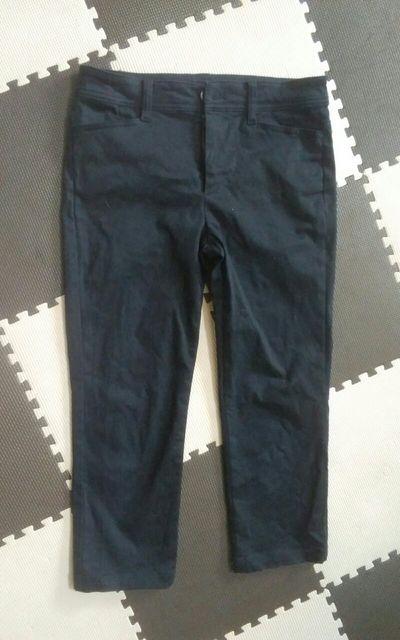 UNIQLO 伸縮生地 黒 ウエスト64 美品 < ブランド  UNIQLO 伸縮生地 黒 ウエスト64 美品  < ブランドの