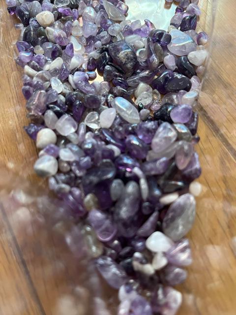 300グラム!アメジストさざれ石!大中小混合and!300グラム赤溶煉水晶さざれ石!大きめ!セット!ひときわ綺麗に飾れます! < インテリア/ライフ  300グラム!アメジストさざれ石!大中小混合and!300グラム赤溶煉水晶さざれ石!大きめ!セット!ひときわ綺麗に飾れます! < インテリア/ライフの