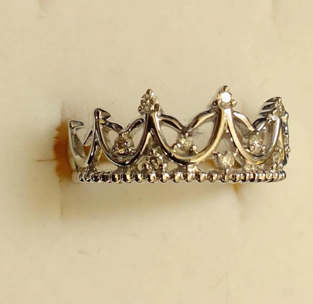 送料無料 未使用 刻印あり】K10WG ダイヤモンド0.10ct 9号 ティアラ リング 指輪 < 女性アクセサリー/時計 送料無料 未使用 刻印あり】K10WG ダイヤモンド0.10ct 9号 ティアラ リング 指輪 < 女性アクセサリー/時計の