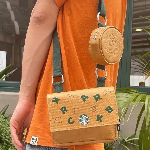 スターバックス海外限定 スタバ日本未発売トートバック ハンドバッグ 小物入れ イエロー < 女性ファッション  スターバックス海外限定 スタバ日本未発売トートバック ハンドバッグ 小物入れ イエロー < 女性ファッションの