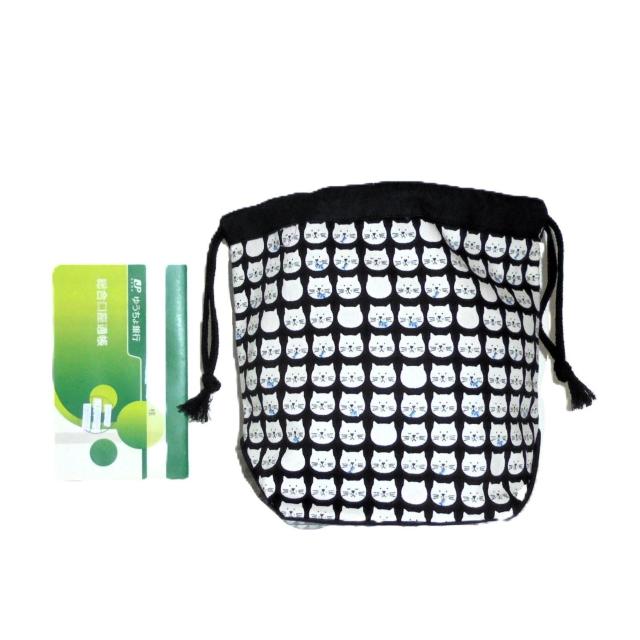 【底マチ幅が広い巾着】◆お魚くわえた白猫×黒地◆裏地あり巾着 < 女性ファッション 【底マチ幅が広い巾着】◆お魚くわえた白猫×黒地◆裏地あり巾着 < 女性ファッションの