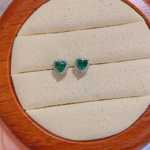 ハート型 天然エメラルド ピアス 100%天然 アクセサリー カラーストーン Yu_5392 < 女性アクセサリー/時計 ハート型 天然エメラルド ピアス 100%天然 アクセサリー カラーストーン Yu_5392 < 女性アクセサリー/時計の