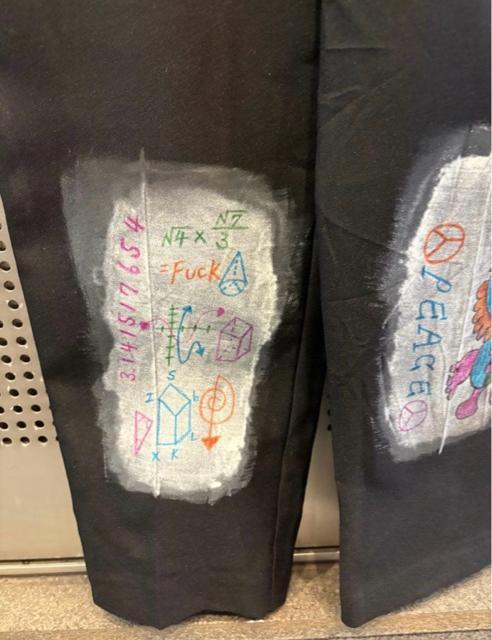 古着 ヴィンテージ vintage パンツ イージーパンツ リメイク リメイクパンツ 落書き 落書きパンツ 個性派 < 男性ファッション 古着 ヴィンテージ vintage パンツ イージーパンツ リメイク リメイクパンツ 落書き 落書きパンツ 個性派 < 男性ファッションの