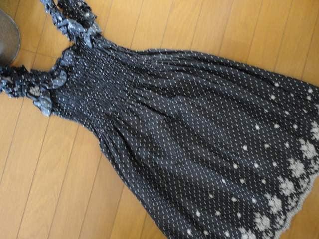 紺色ベース&水玉&刺繍デザインミニ丈ワンピ < 女性ファッション 紺色ベース&水玉&刺繍デザインミニ丈ワンピ < 女性ファッションの