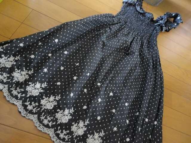 紺色ベース&水玉&刺繍デザインミニ丈ワンピ < 女性ファッション 紺色ベース&水玉&刺繍デザインミニ丈ワンピ < 女性ファッションの