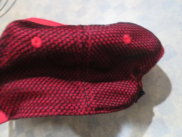 OAKLEY �I�[�N���[ �@�X�q�L���b�v�@�h�J���b�V������ �� �j���t�@�b�V������ 