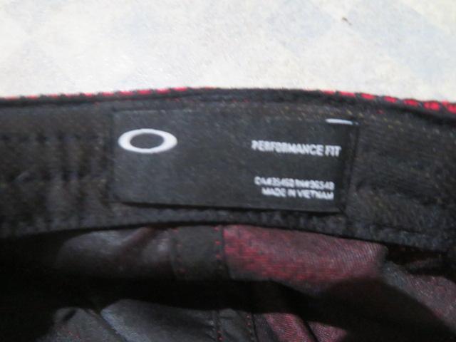 OAKLEY �I�[�N���[ �@�X�q�L���b�v�@�h�J���b�V������ �� �j���t�@�b�V������ 