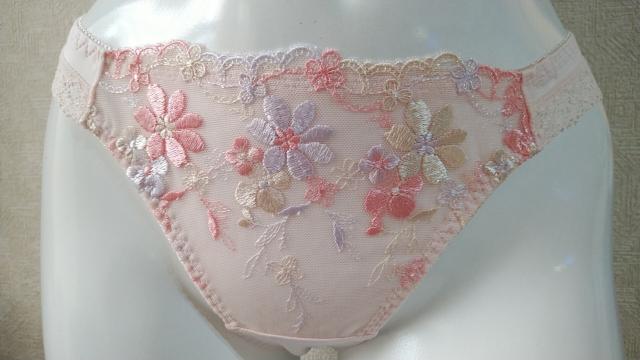 ☆トリンプ アモスタイル☆T☆Mサイズ☆新品タグ付き☆ライトピンク×花柄刺繍☆ < 女性ファッション  ☆トリンプ アモスタイル☆T☆Mサイズ☆新品タグ付き☆ライトピンク×花柄刺繍☆  < 女性ファッションの