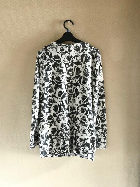 【サイズFREE】グラマラスガーデン◆薔薇◆モノトーン洗練カーデ < 女性ファッション  【サイズFREE】グラマラスガーデン◆薔薇◆モノトーン洗練カーデ < 女性ファッションの