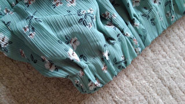 stradivarius花柄斜め段々フリル今大流行グリ-ン送料半額(‘∀‘ )♪ < 女性ファッション  stradivarius花柄斜め段々フリル今大流行グリ-ン送料半額(‘∀‘ )♪ < 女性ファッションの