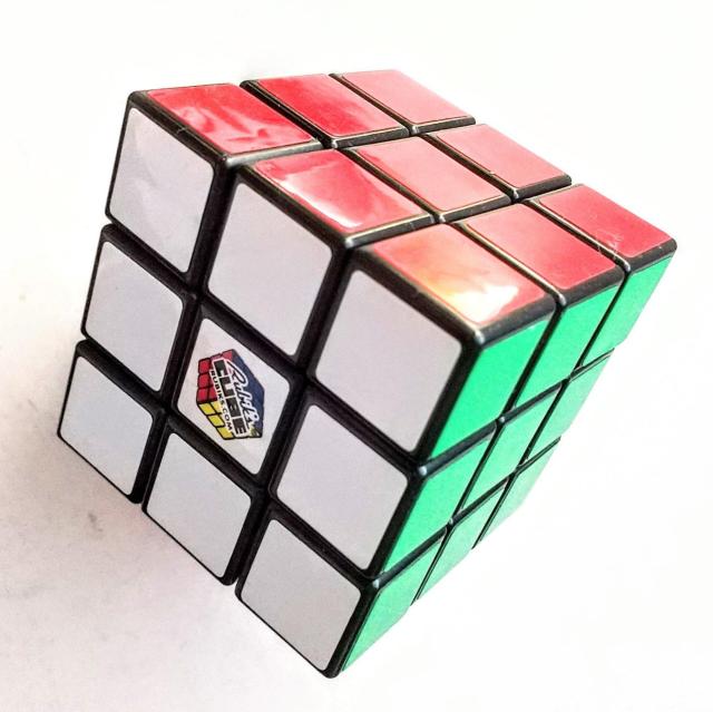 ルービックキューブ 本物 良く動きます ストレス無し < おもちゃ  ルービックキューブ 本物 良く動きます ストレス無し < おもちゃの