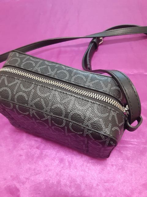 Calvin Klein カルバンクライン  ブラックショルダーバッグ総ロゴ柄黒 < ブランド  Calvin Klein カルバンクライン  ブラックショルダーバッグ総ロゴ柄黒 < ブランドの