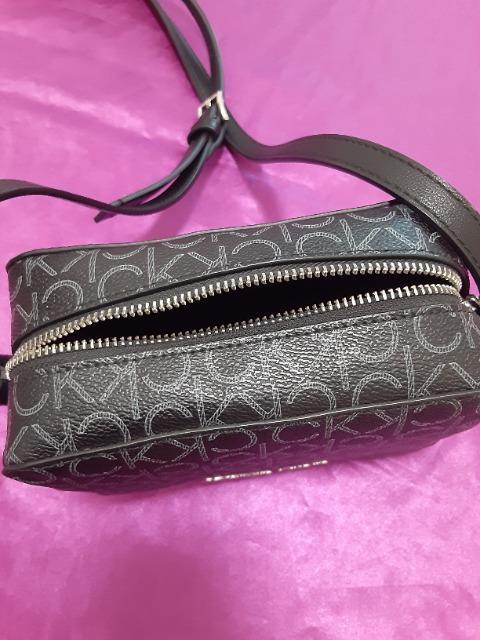 Calvin Klein カルバンクライン  ブラックショルダーバッグ総ロゴ柄黒 < ブランド  Calvin Klein カルバンクライン  ブラックショルダーバッグ総ロゴ柄黒 < ブランドの