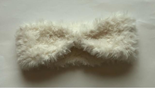 ハンドメイド ヘアバンド ふわふわモコモコ オフホワイト < 女性ファッション  ハンドメイド ヘアバンド ふわふわモコモコ オフホワイト < 女性ファッションの