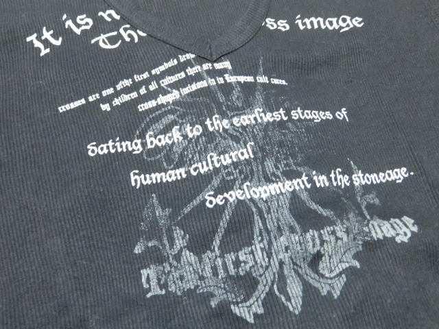 お兄.アメカジ♪かすれロゴプリントVネックロンT < 男性ファッション お兄.アメカジ♪かすれロゴプリントVネックロンT < 男性ファッションの