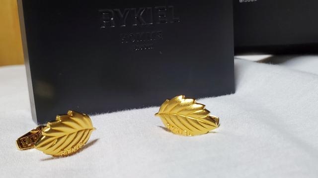 正規未 レア リキエルオム ロゴ リーフカフス 葉 カフリンクス シャイニーゴールド デザインアートボタンL 男女兼用○ 付属有 < 男性アクセサリー/時計  正規未 レア リキエルオム ロゴ リーフカフス 葉 カフリンクス シャイニーゴールド デザインアートボタンL 男女兼用○ 付属有 < 男性アクセサリー/時計の