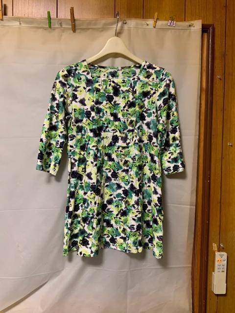 ◆モードラサ「花柄のAラインカットソー」フリーサイズ < 女性ファッション  ◆モードラサ「花柄のAラインカットソー」フリーサイズ  < 女性ファッションの