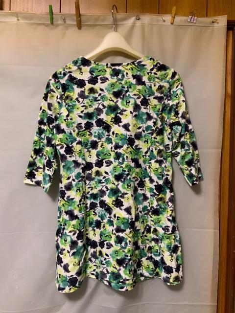 ◆モードラサ「花柄のAラインカットソー」フリーサイズ < 女性ファッション  ◆モードラサ「花柄のAラインカットソー」フリーサイズ < 女性ファッションの