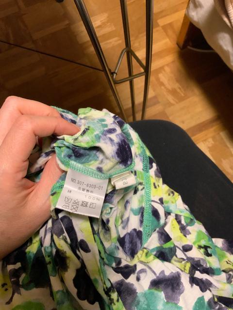 ◆モードラサ「花柄のAラインカットソー」フリーサイズ < 女性ファッション  ◆モードラサ「花柄のAラインカットソー」フリーサイズ < 女性ファッションの