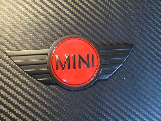 ● BMW MINI cooper ミニ クーパー MAD BLACK&RED メタル製 スポーツエンブレム! < 自動車/バイク ● BMW MINI cooper ミニ クーパー MAD BLACK&RED メタル製 スポーツエンブレム! < 自動車/バイク