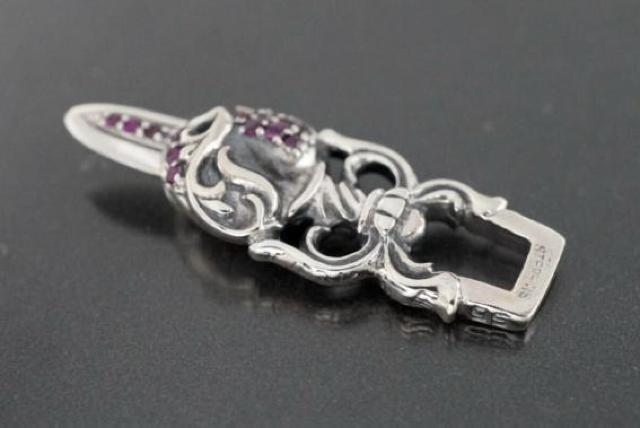 クロムハーツ/ダガーハートペンダント/ルビーパヴェ/新品加工/インボイス/CHROME HEARTS < ブランド  クロムハーツ/ダガーハートペンダント/ルビーパヴェ/新品加工/インボイス/CHROME HEARTS < ブランドの