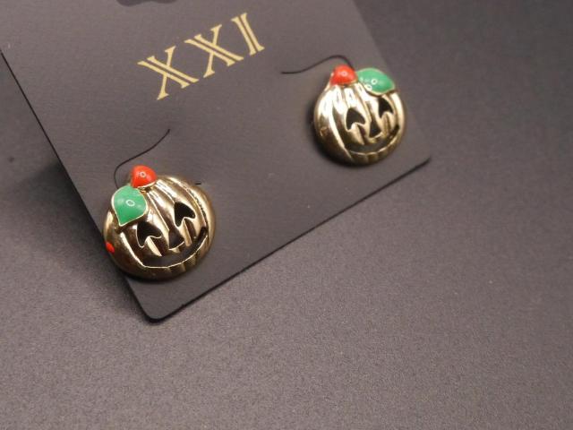 難有り☆新品FOREVER21 XXI アンティーク調 ハロウィン ピアス パンプキン < 女性アクセサリー/時計 難有り☆新品FOREVER21 XXI アンティーク調 ハロウィン ピアス パンプキン < 女性アクセサリー/時計の