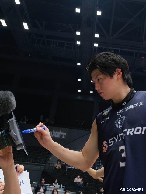 4月8日 vs秋田ノーザンハピネッツ 安藤 誓哉選手 直筆サイン入り