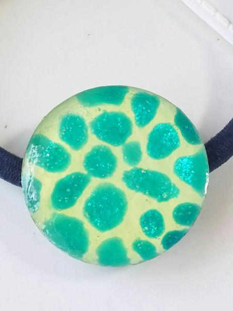 水色のガラス風ヘアゴム  レジン  ハンドメイド < 女性ファッション  水色のガラス風ヘアゴム  レジン  ハンドメイド < 女性ファッションの