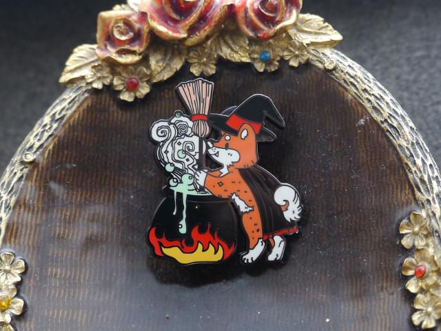 新品可愛いハロウィン魔女わんちゃん犬ピンズ < 女性アクセサリー/時計  新品可愛いハロウィン魔女わんちゃん犬ピンズ  < 女性アクセサリー/時計の