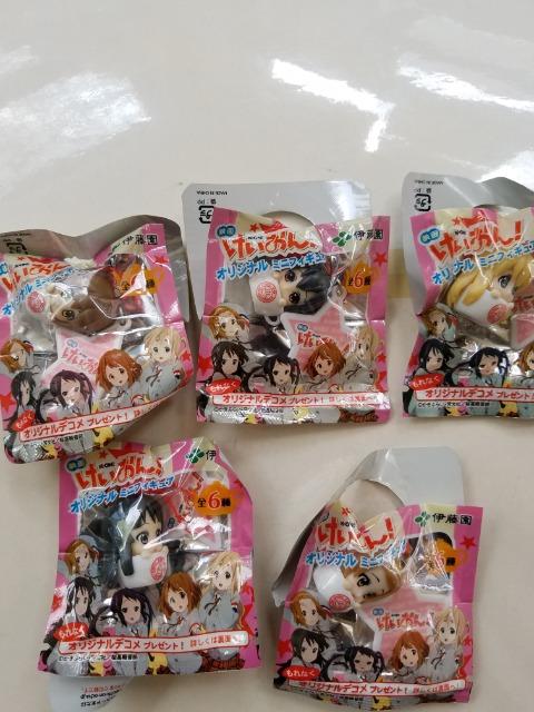 ☆ けいおん! ミニフィギュア 6種のうちの 5体セット < アニメ/コミック/キャラクター  ☆ けいおん! ミニフィギュア 6種のうちの 5体セット  < アニメ/コミック/キャラクターの